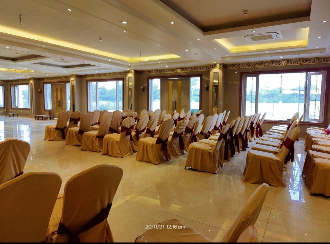 Mds Royal Resort Tulsipur Bagian luar foto