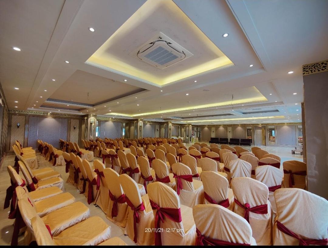 Mds Royal Resort Tulsipur Bagian luar foto